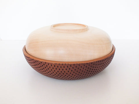 Double bowl in leather and wood